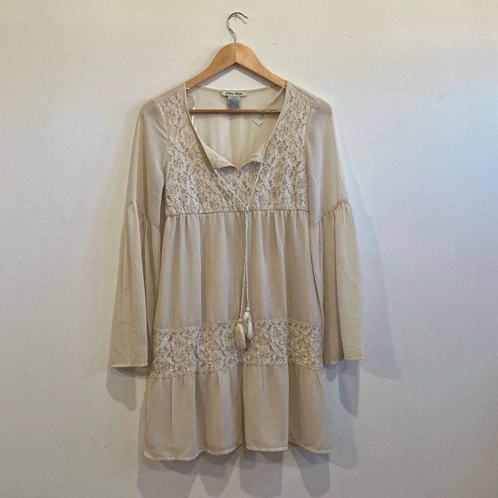 Flying Tomato Boho Tan Lace Dess size Medium